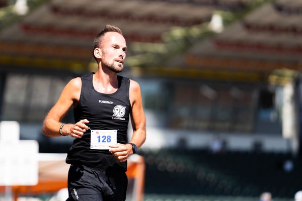 Christian Schlamelcher (Hannover 96) ueber 5000m am 03.07.2022 waehrend den NLV+BLV Leichtathletik-Landesmeisterschaften im Jahnstadion in Goettingen (Tag 1)